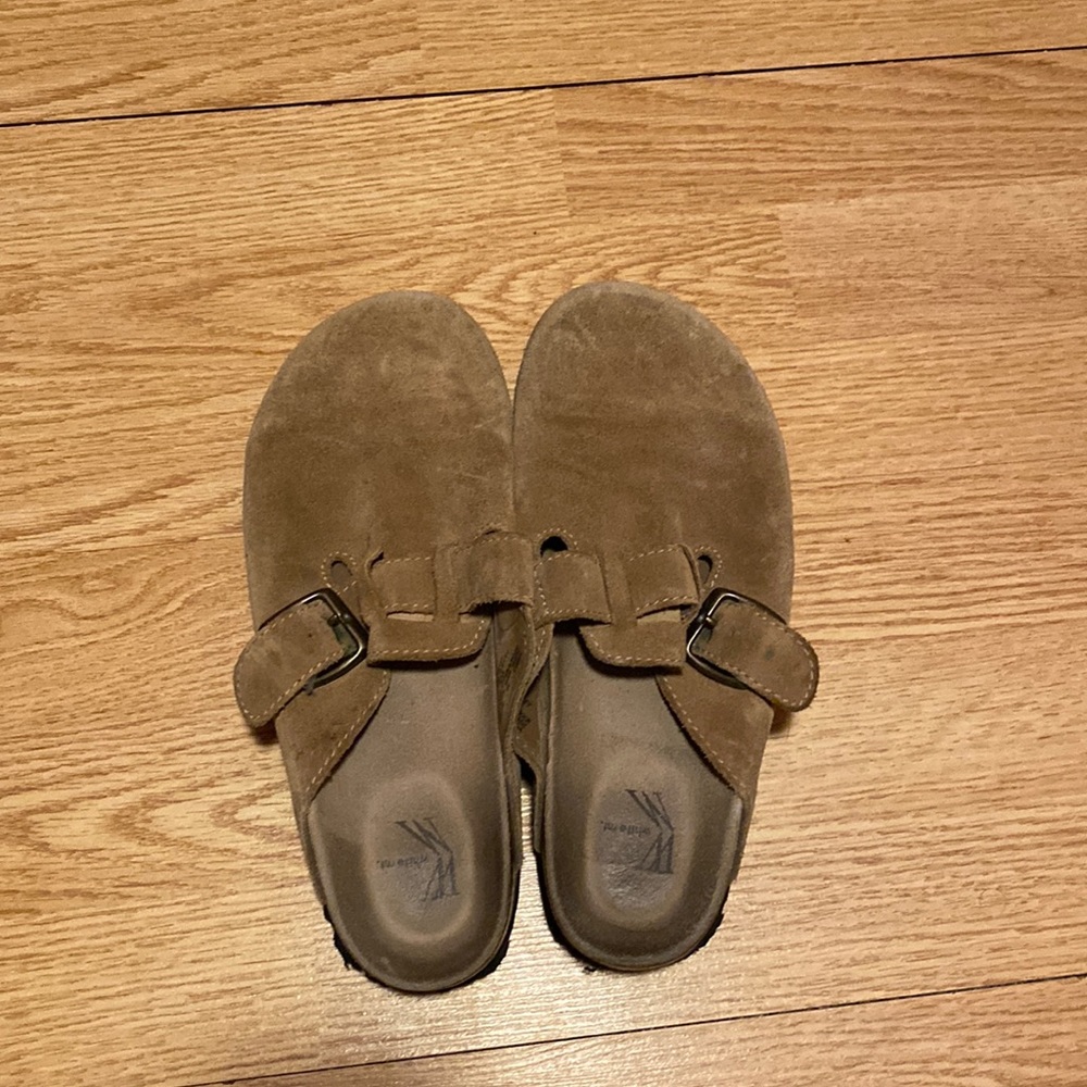 White Mountain Tan Suede Buckle Clogs Slippers size 8 fits more like 7.5ish